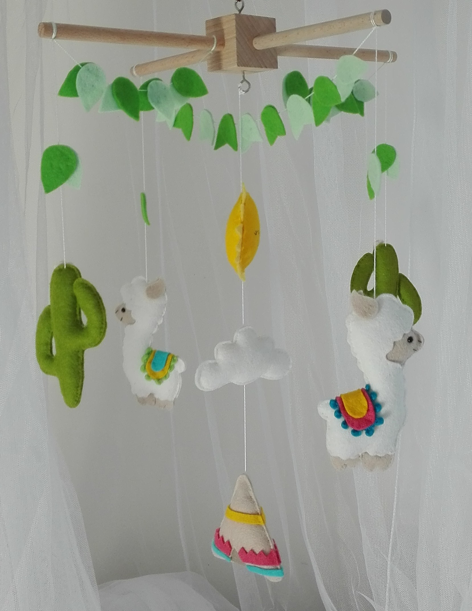 lama 1 Mobile bébé lamas cactus