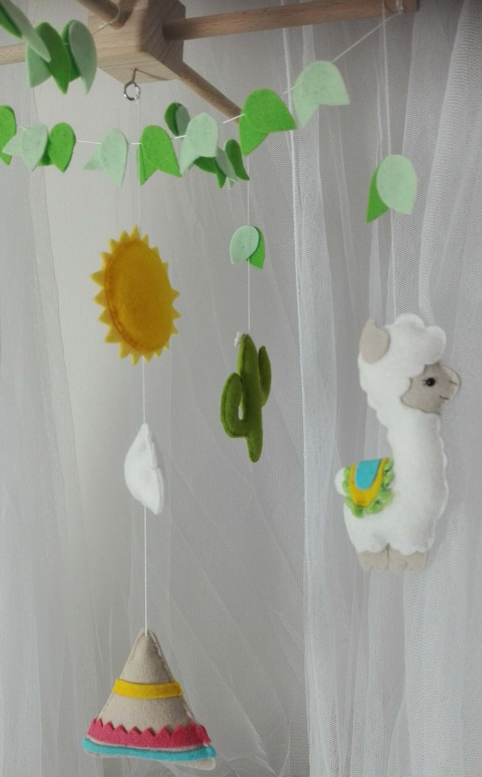 lama 2 Mobile bébé lamas cactus