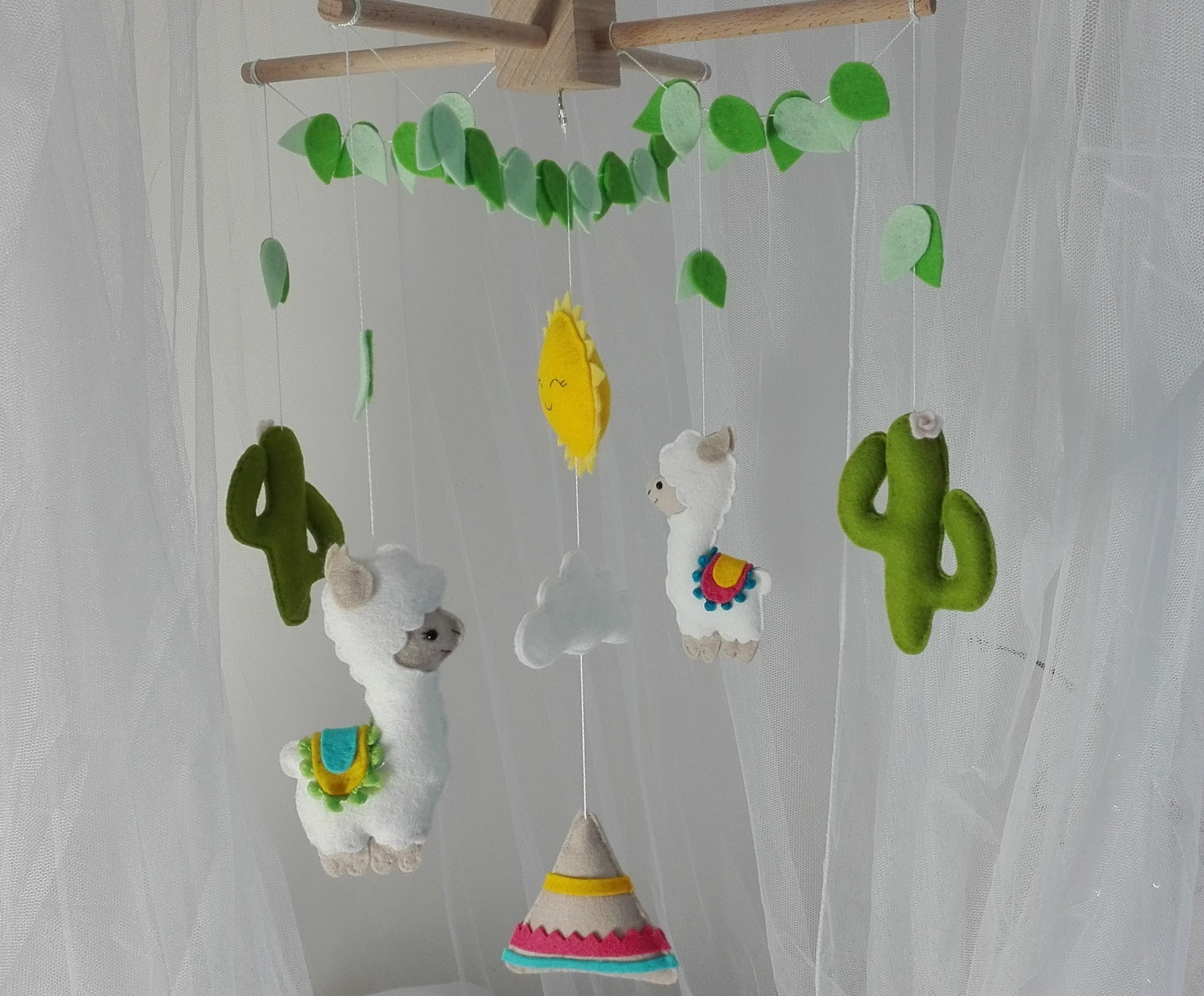 lama 4 Mobile bébé lamas cactus