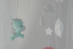 Mobile bébé licorne