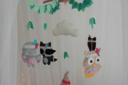 Mobile bébé les petits indiens